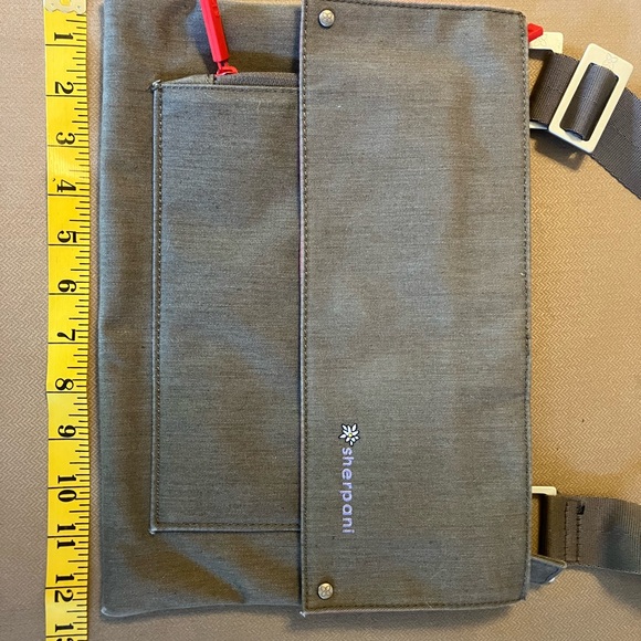 Sherpani Crossbody Olive with Orange Accents Multi Pockets Cloth - Picture 14 of 15